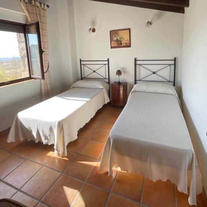 Casa Rural En Candeleda Con Piscina Y Un Maravilloso Jardin Dış mekan fotoğraf