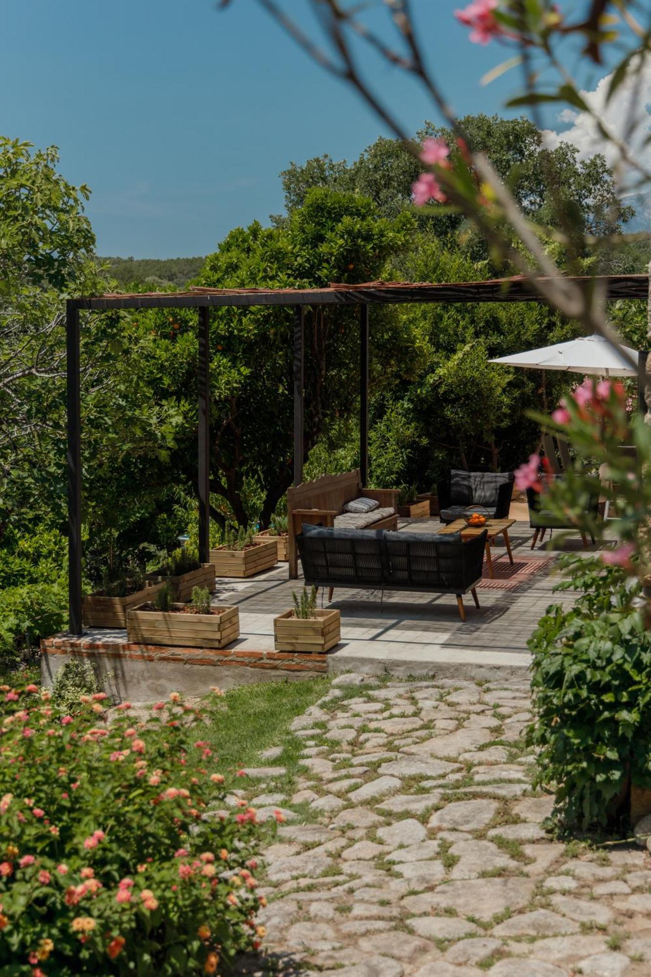 Casa Rural En Candeleda Con Piscina Y Un Maravilloso Jardin Dış mekan fotoğraf